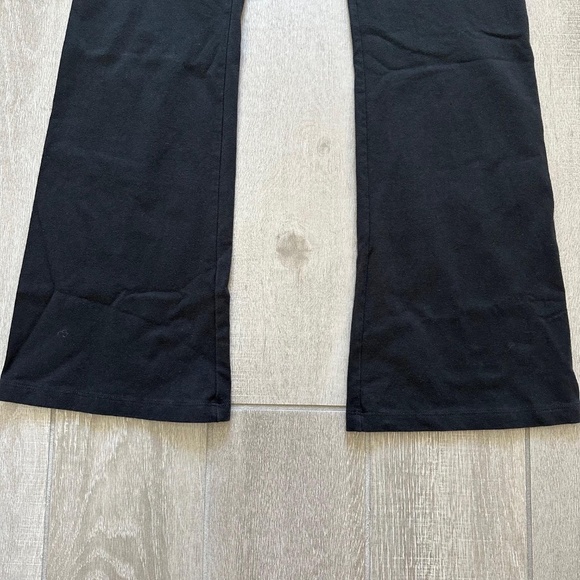 Victoria’s Secret Original Fold Over Flap Yoga Pants with Metal Design / Small - Picture 4 of 5